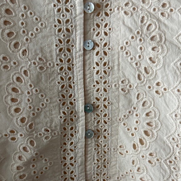Elegant Cream Eyelet Women's Blouse - Picture 3 of 7